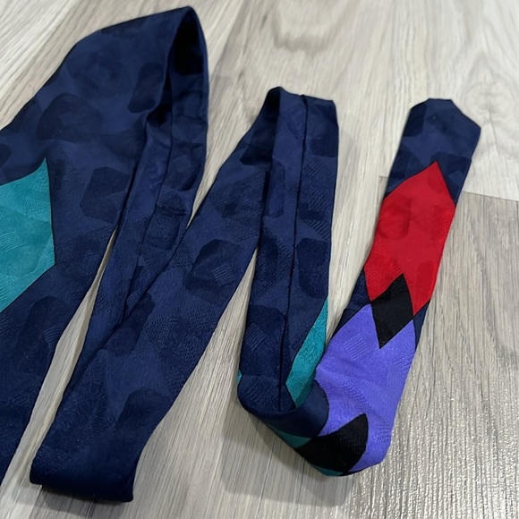 Halston Heritage Red Green Purple Tie Diamond Geo Pattern Navy Blue Career Wear - Picture 8 of 8